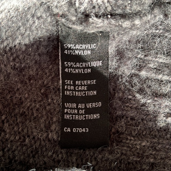 Gorgeous Cliche grey sweater. Size Large. - Picture 6 of 6